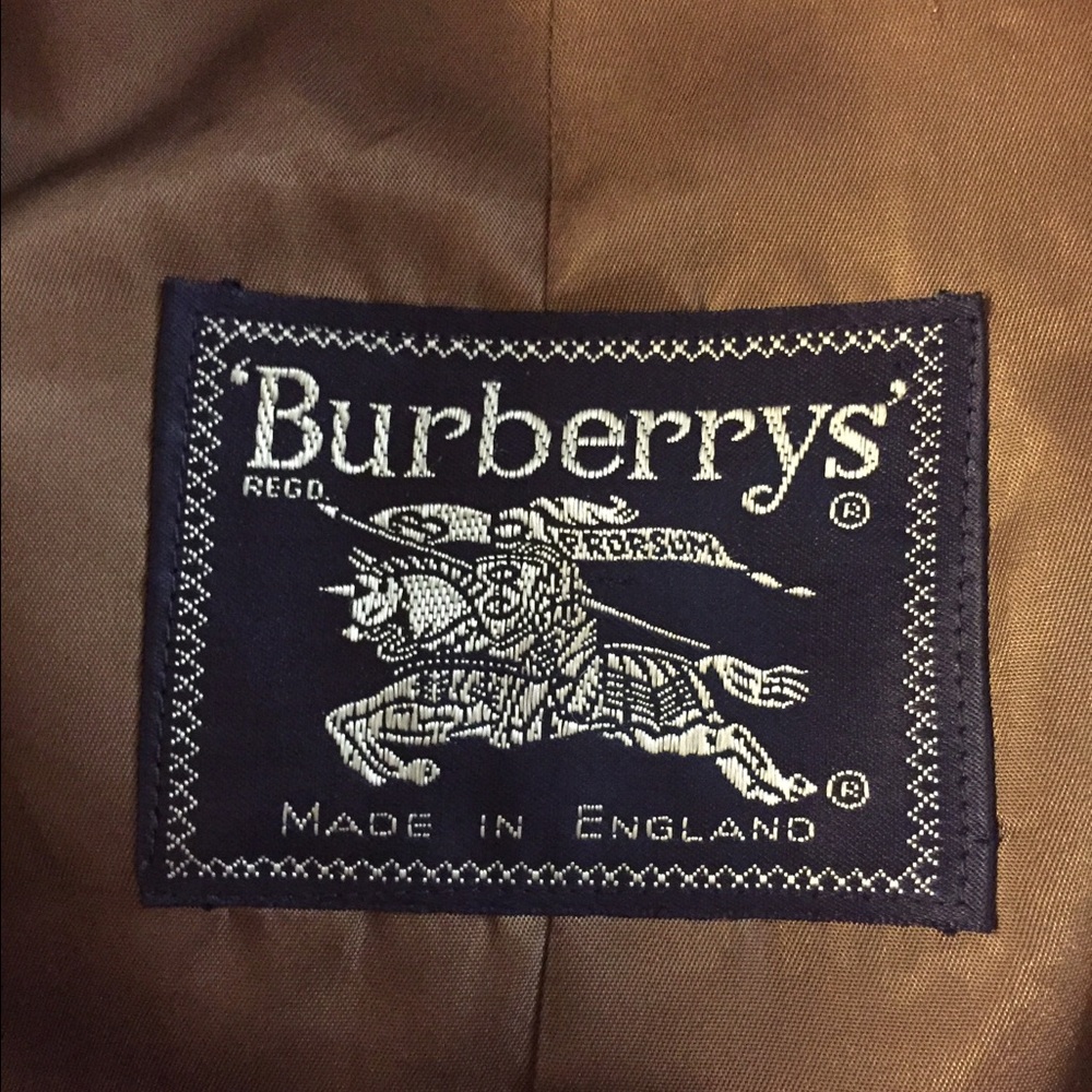 Vintage Burberry trench coat. - Picture 3 of 4